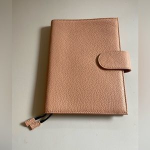 Intern B6 Pebbled Leather Cover
